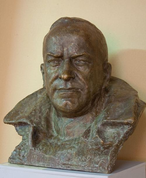 Першудчев Иван Гаврилович (1915-1987).<br>Портрет маршала Советского Союза Г.К.Жукова.<br>1967<br>Бронза