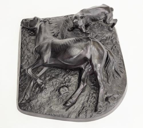 Клодт Петр Карлович (1805 - 1867).<br>Павшая лошадь и волк.<br>1890.<br>Чугун. 16х34х36 см.