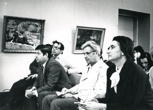 На открытии первой выставки И.И.Машкова в ВМИИ.<br>Первая справа- И.Н.Непокупная,<br>третий справа- В.И.Киселев.<br>1976