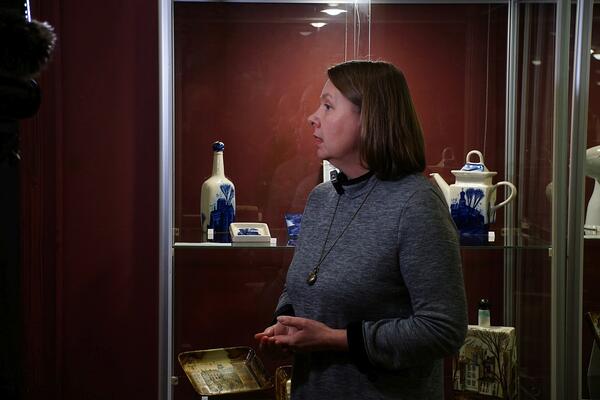 Кураторская экскурсия по выставке керамики Татьяны Тяпиной.