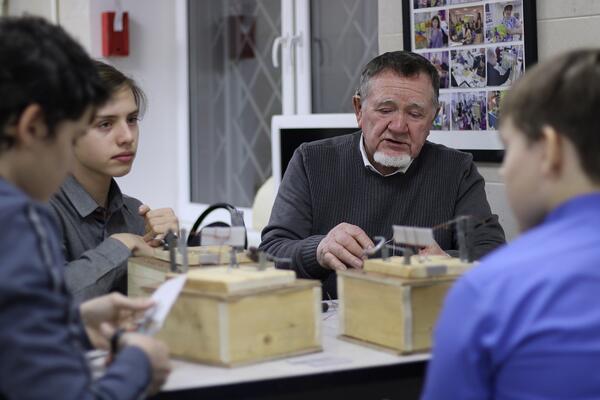 Студия «Кинетические скульптуры» (10+). Расписание занятий на январь 2026